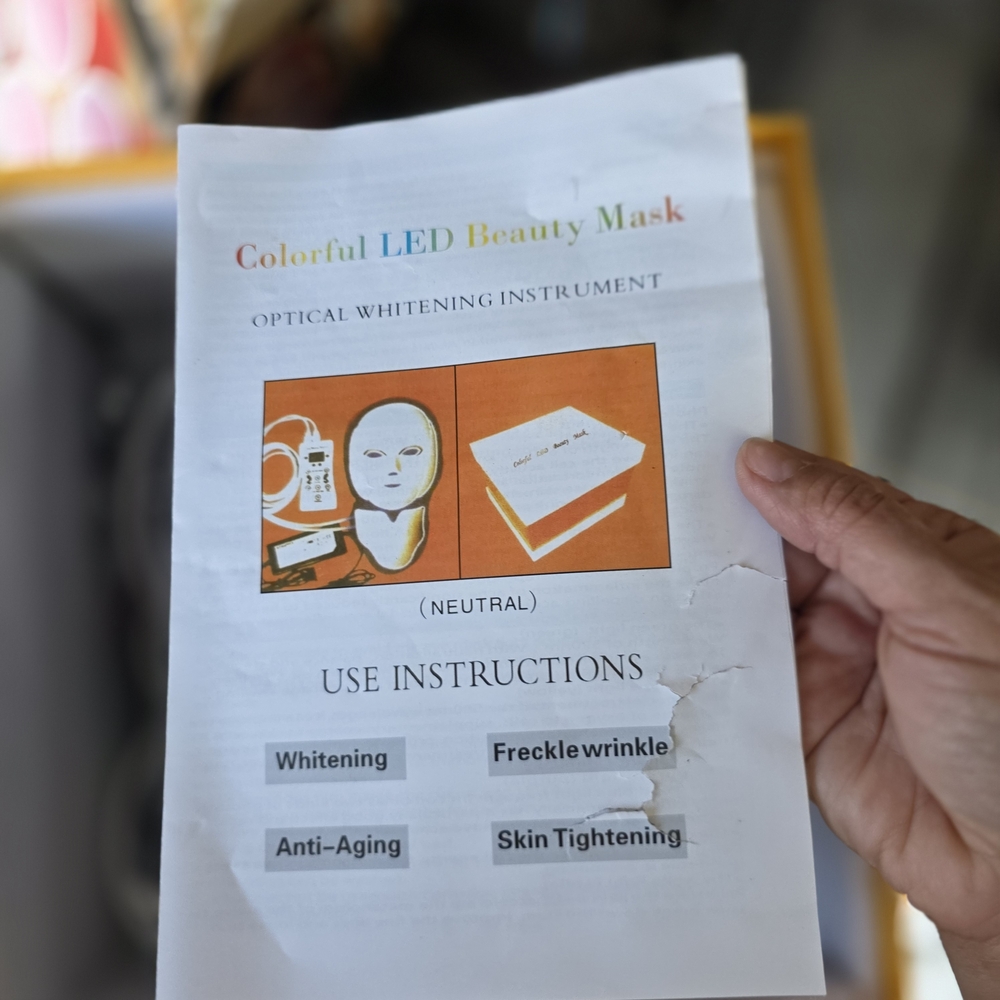 LED Beauty Face and Neck Mask - White - Picture 6 of 6